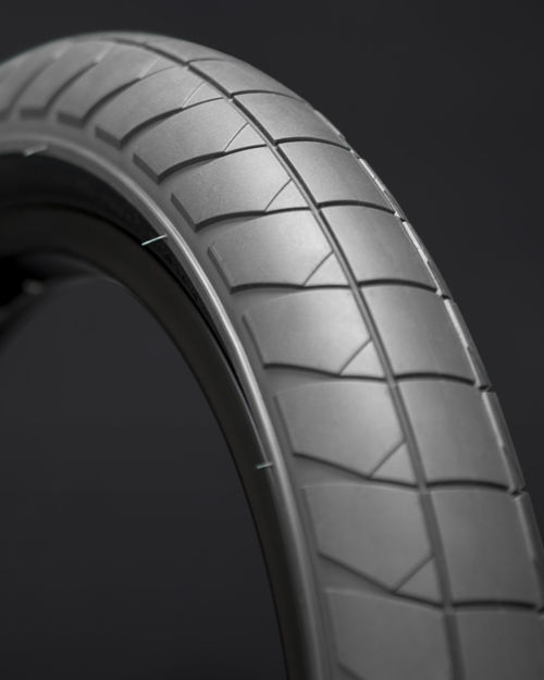 Picture of FLYBIKES FUEGO TIRE 20*2.30 DARK GREY TREAD / BLACK
